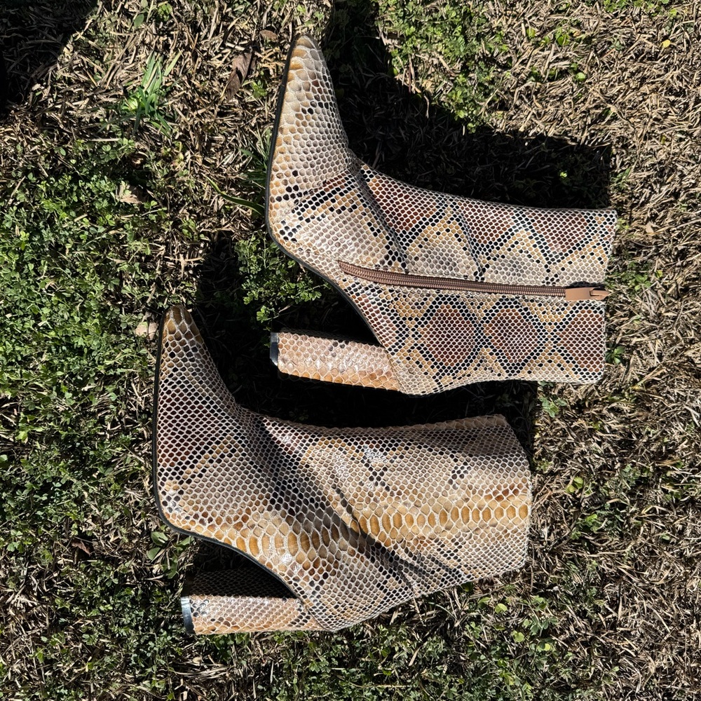 SHEIN Snake Print Ankle Booties - Tan and Black Size 8.5 (39) Pointed Toe 4”Heel